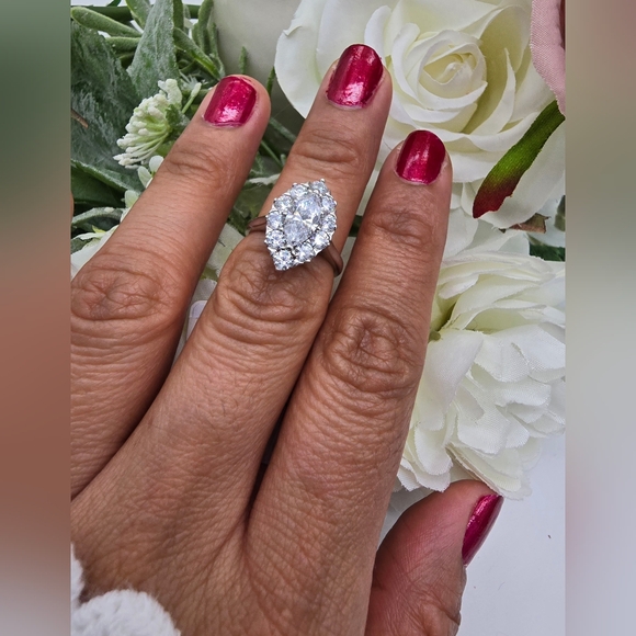 ♥️ GINA ENG RING - Picture 4 of 6